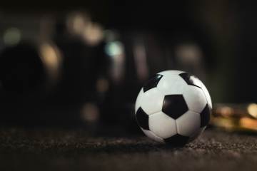 国足最新动态：邵佳一点头 国足将参加FIFA组织的东南亚杯｜易倍体育官方网站（配图示意）